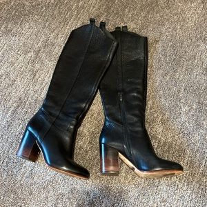 Timeless Via Spiga V-Babe tall boot